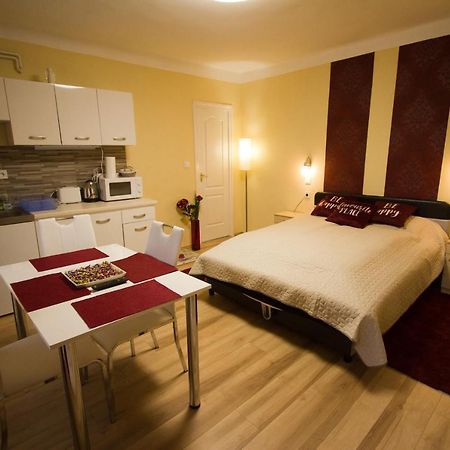 Angyal Apartman Cserkeszolo Exterior photo