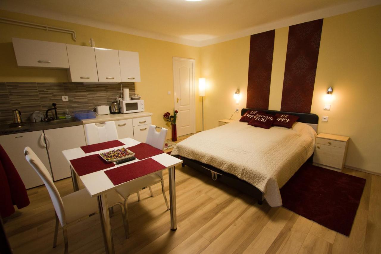 Angyal Apartman Cserkeszolo Exterior photo