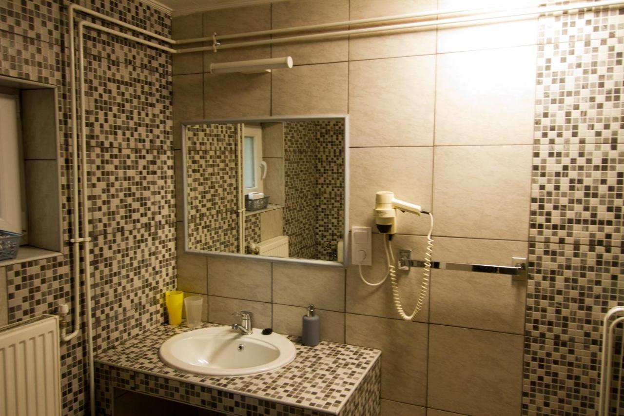 Angyal Apartman Cserkeszolo Exterior photo