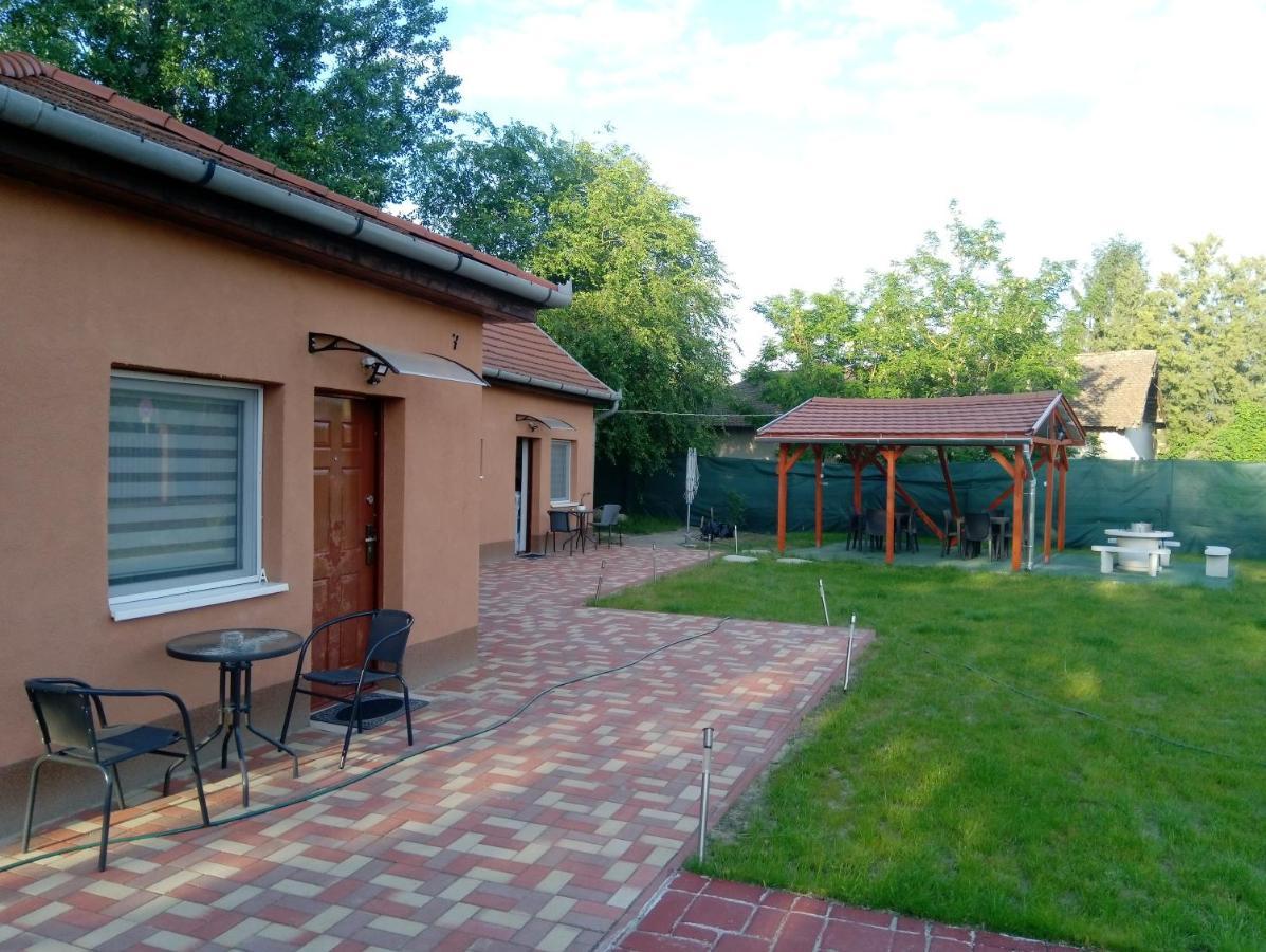 Angyal Apartman Cserkeszolo Exterior photo